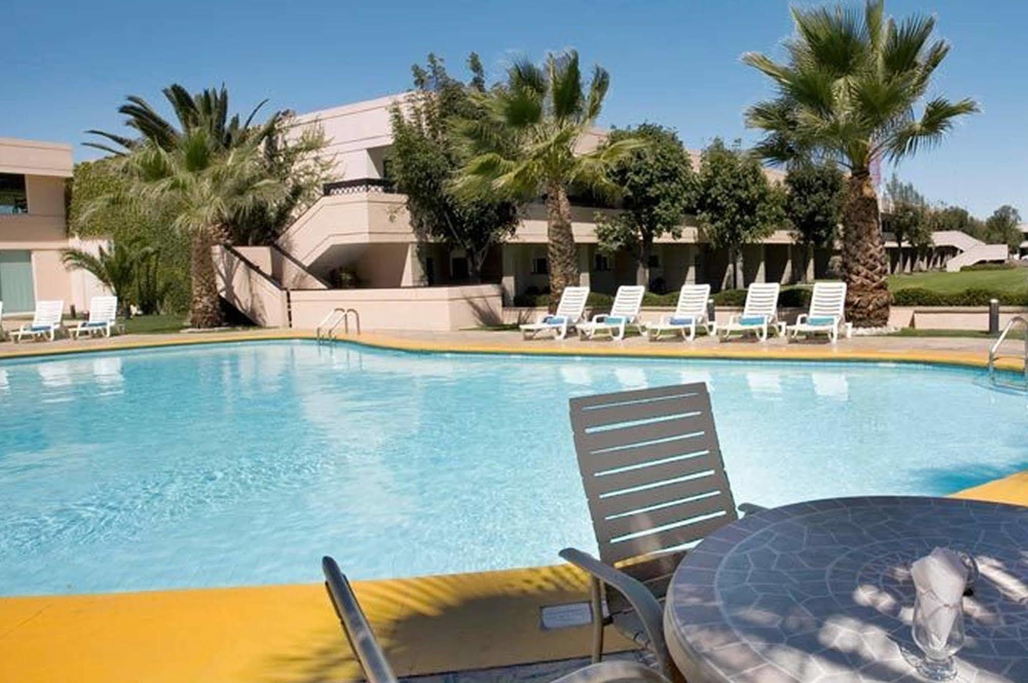 Fiesta Inn San Luis Potosi Glorieta Juarez Exterior foto